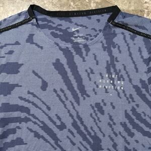 Nike Running Division Shirt Mens Medium Blue Camo Rise 365 Textured Gym DM4636